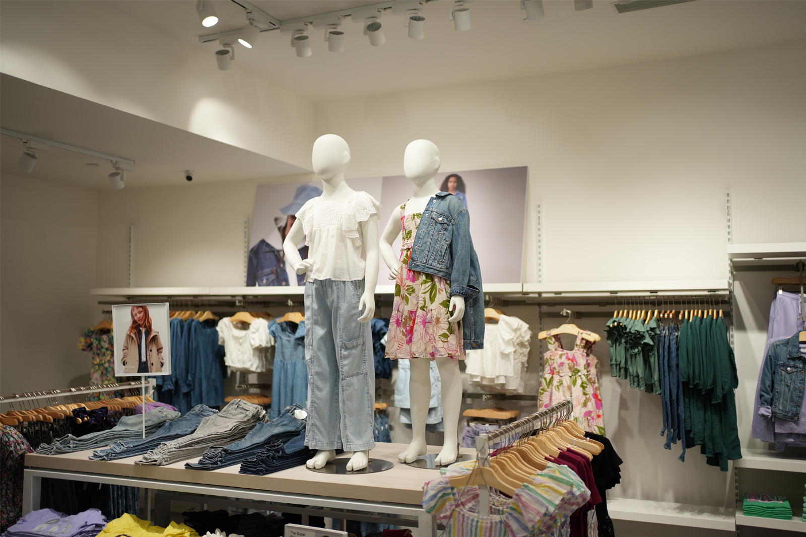 Gap Store Gallery Image